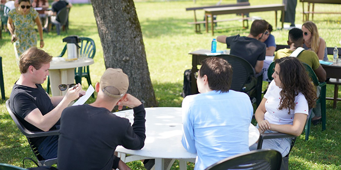 ISB Gruppe im Garten